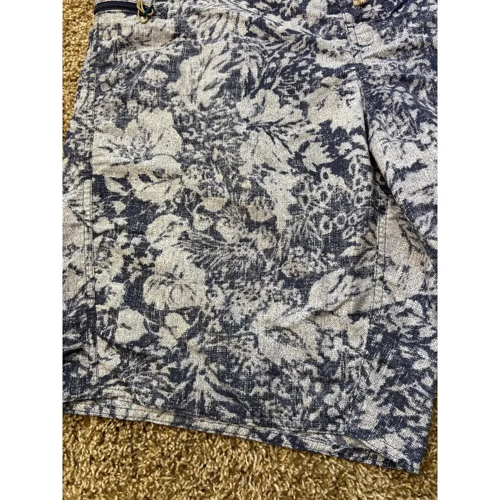 Patagonia Floral Pattern Nylon Board Shorts w/ Drawstring Mens Size 36